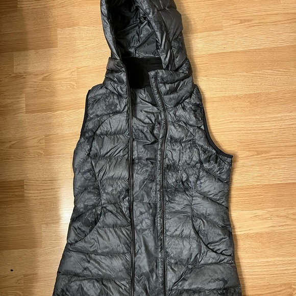 Lululemon Align vest- like new size 4 - Picture 2 of 2